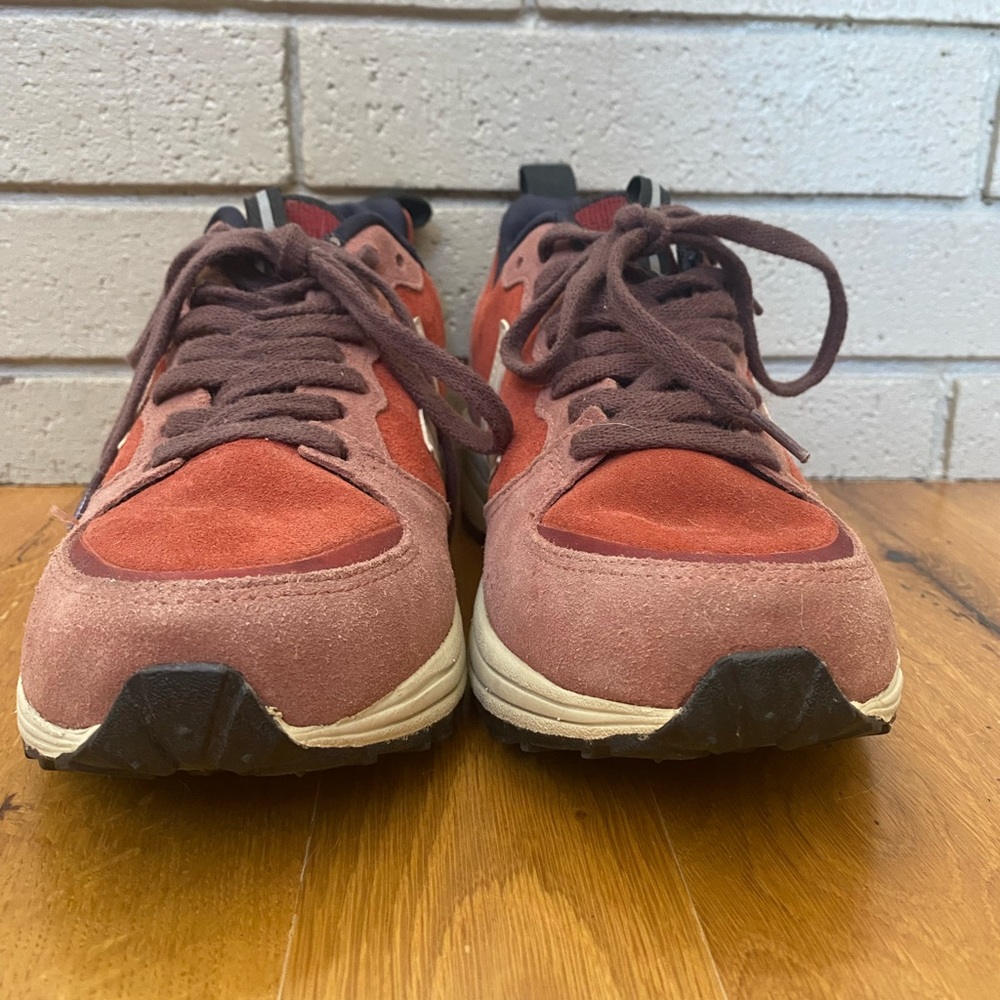 Veja Venturi Rouille Dried Petal Sneakers - Picture 5 of 8